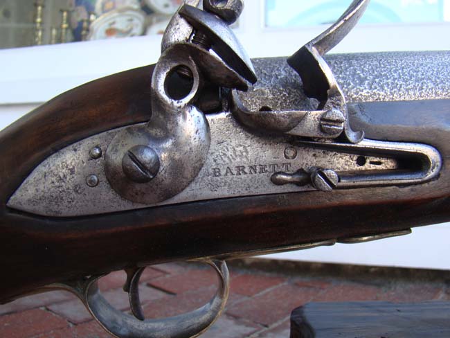 A Napoleonic period (circa 1808-1815) flintlock ships' swivel gun made by Thomas Barnett, Contractor to Ordnance.   — image 3